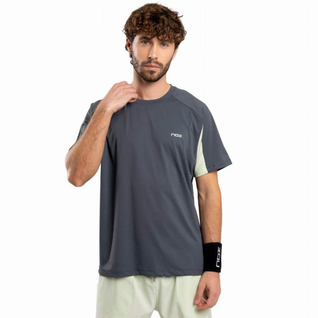 camiseta-nox-pro-gris-carbon-1-es-2-1100x1100.webp