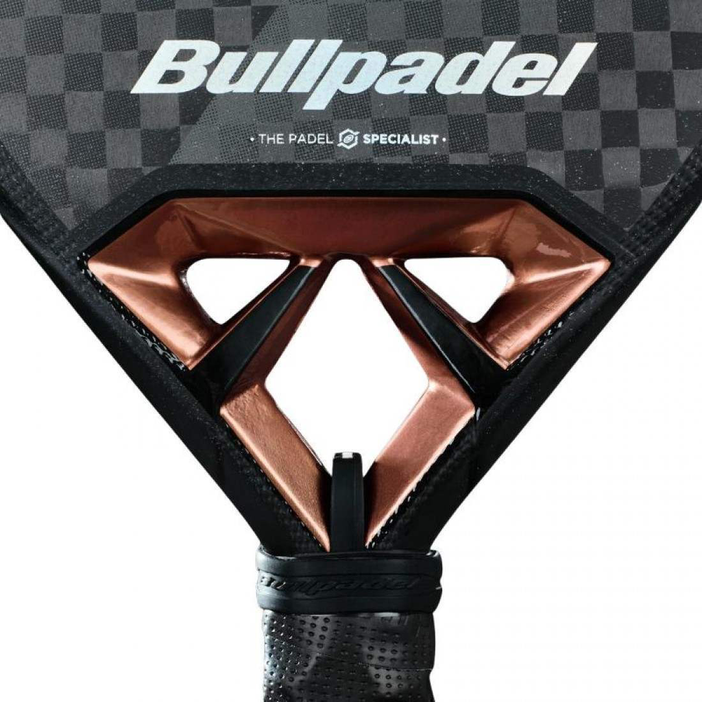 pala-bullpadel-juan-tello-vertex-04-2025-1-es-8-1100x1100.webp